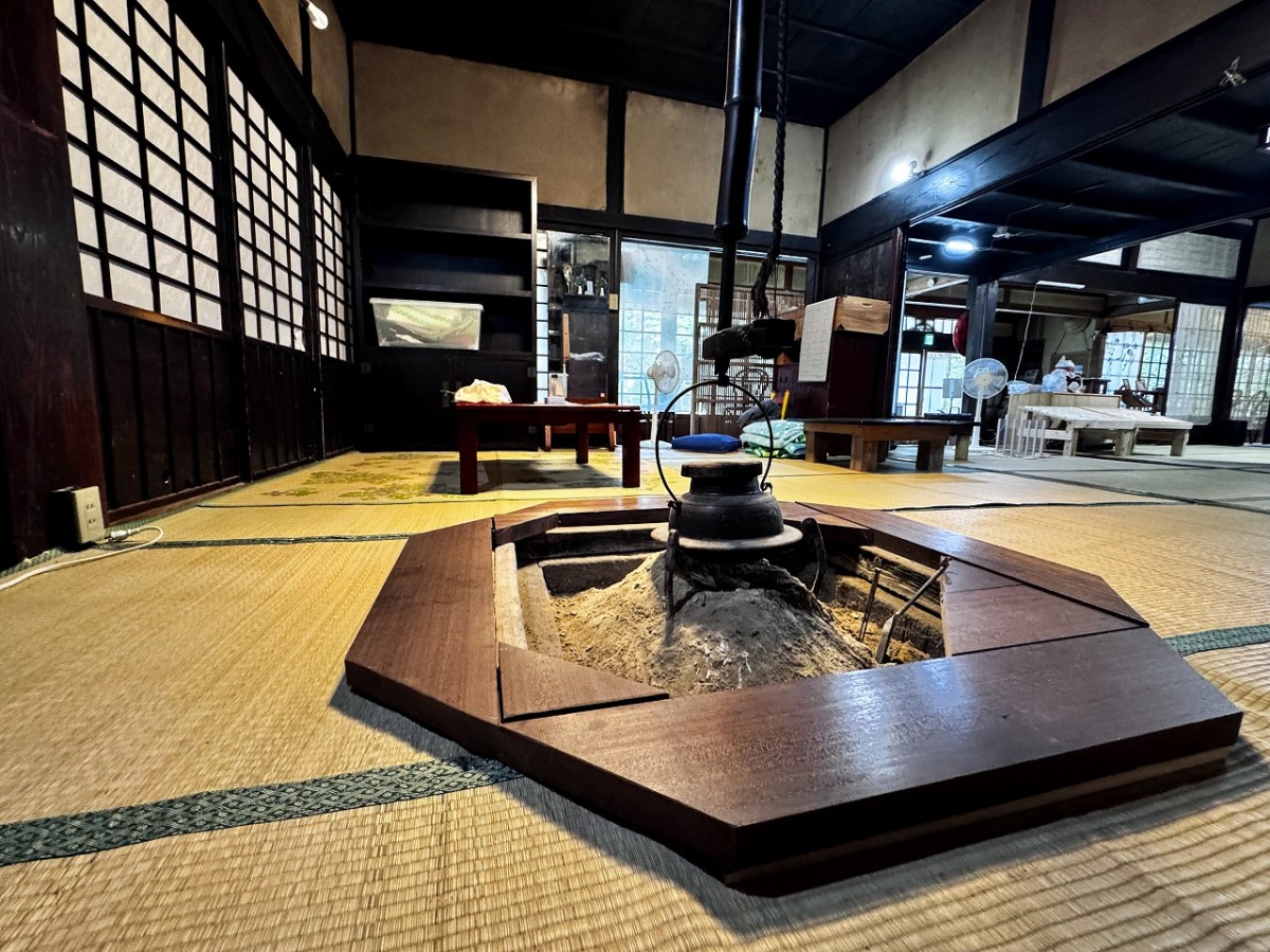 鳥取県大山町にあるカフェ『田舎家一』の店内の様子