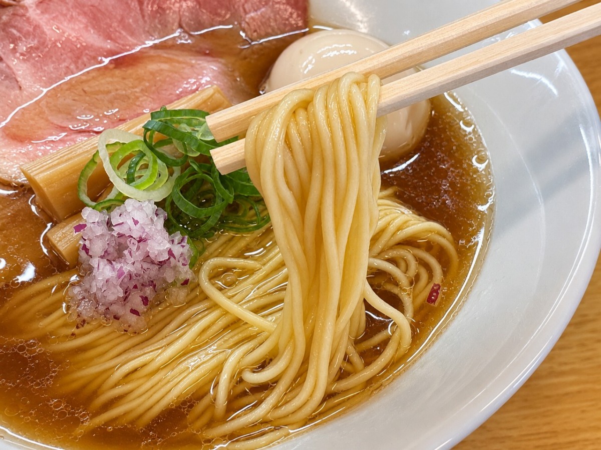 島根県松江市にある『らぁ麺 茶山』のラーメン