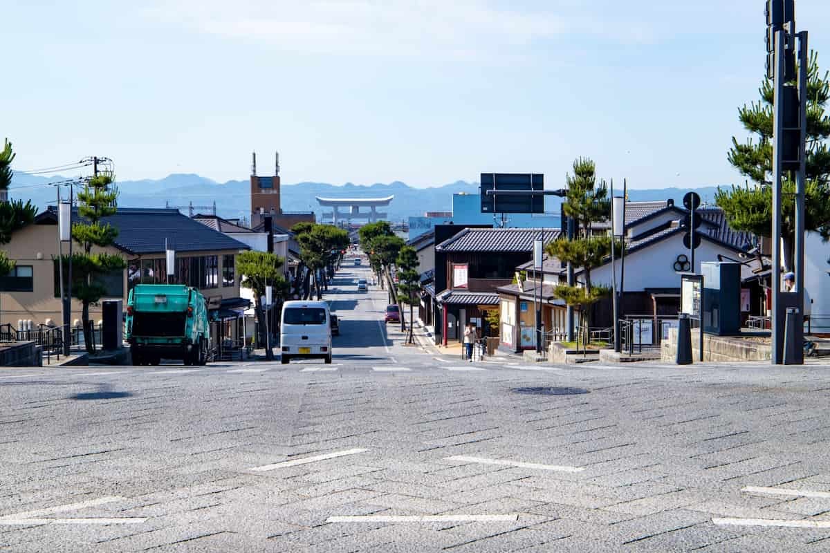 島根県出雲市『出雲大社』の参道の様子