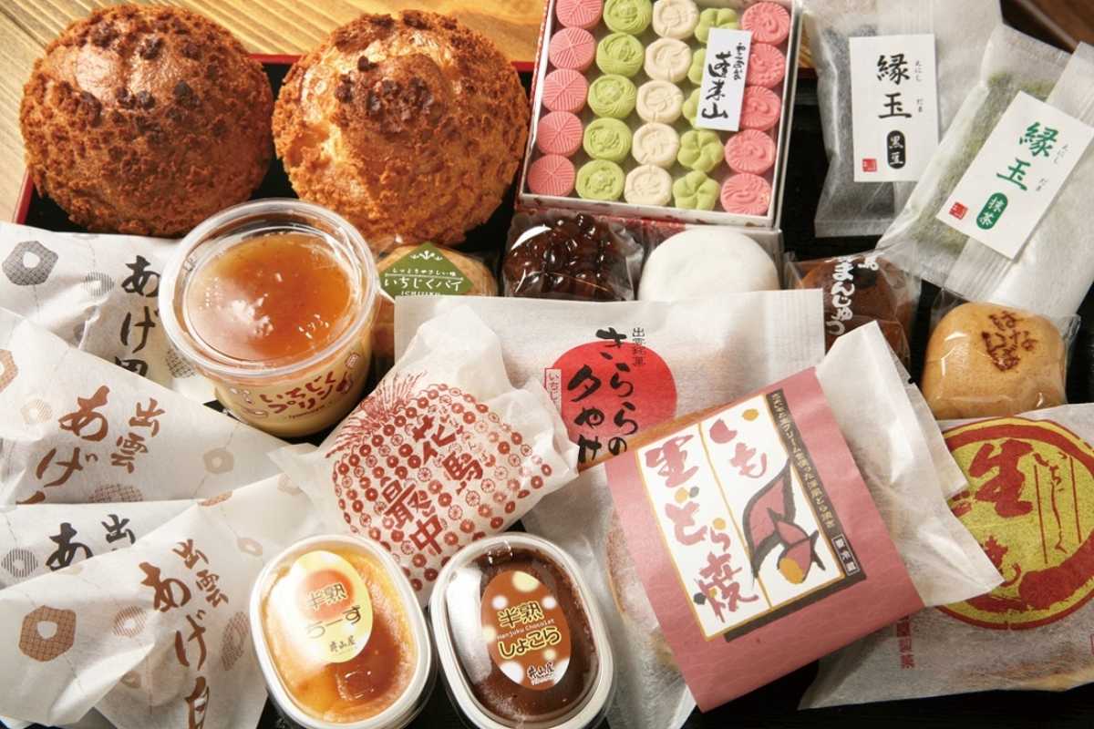 島根県出雲市にある和菓子店『井山屋製菓出雲店』の人気商品の集合写真