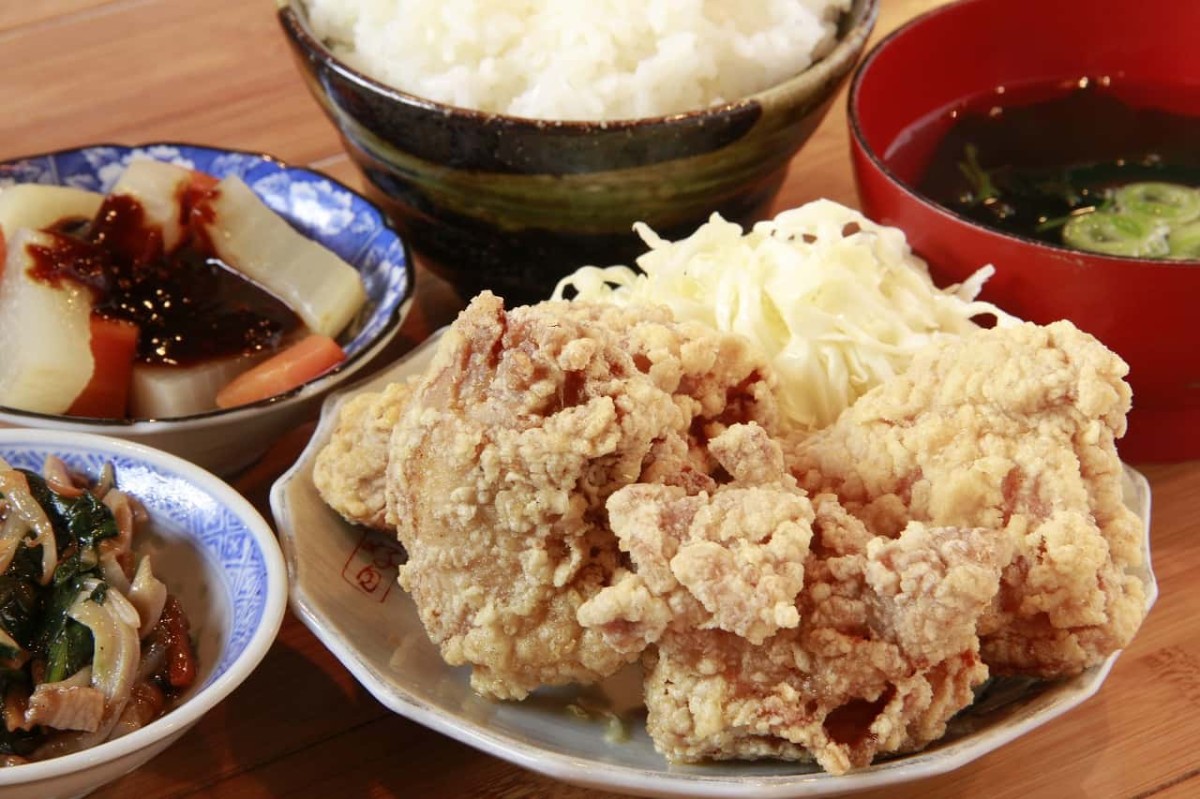 鳥取県米子市にある『京武うどん』のからあげ定食