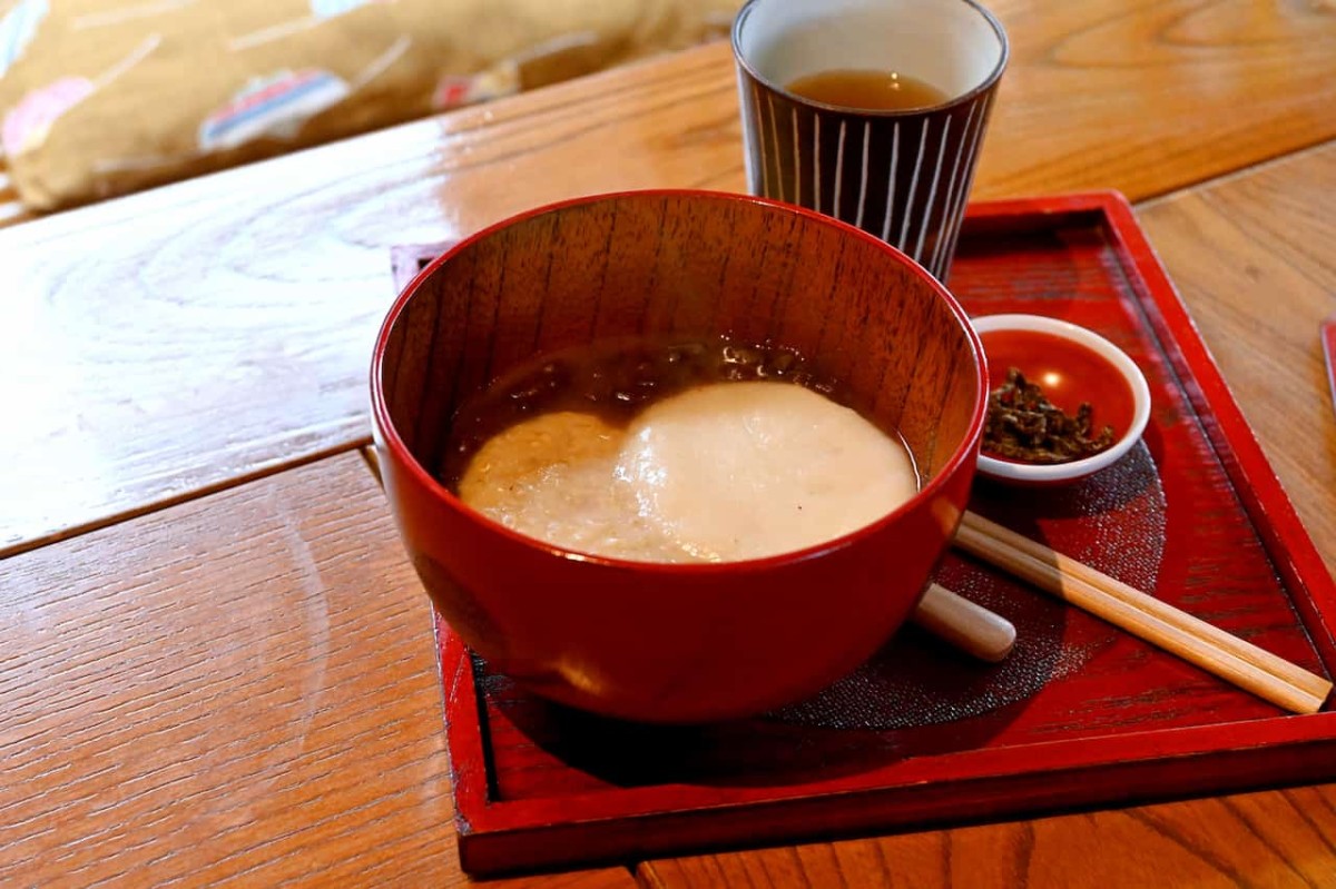 鳥取県米子市にある茶舗『静香園』で味わえる「もちプチぜんざい」