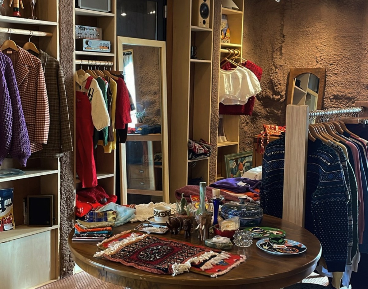 島根県出雲市にオープンしたヴィンテージショップ『STORE/THE COFFEE STAND』の内観