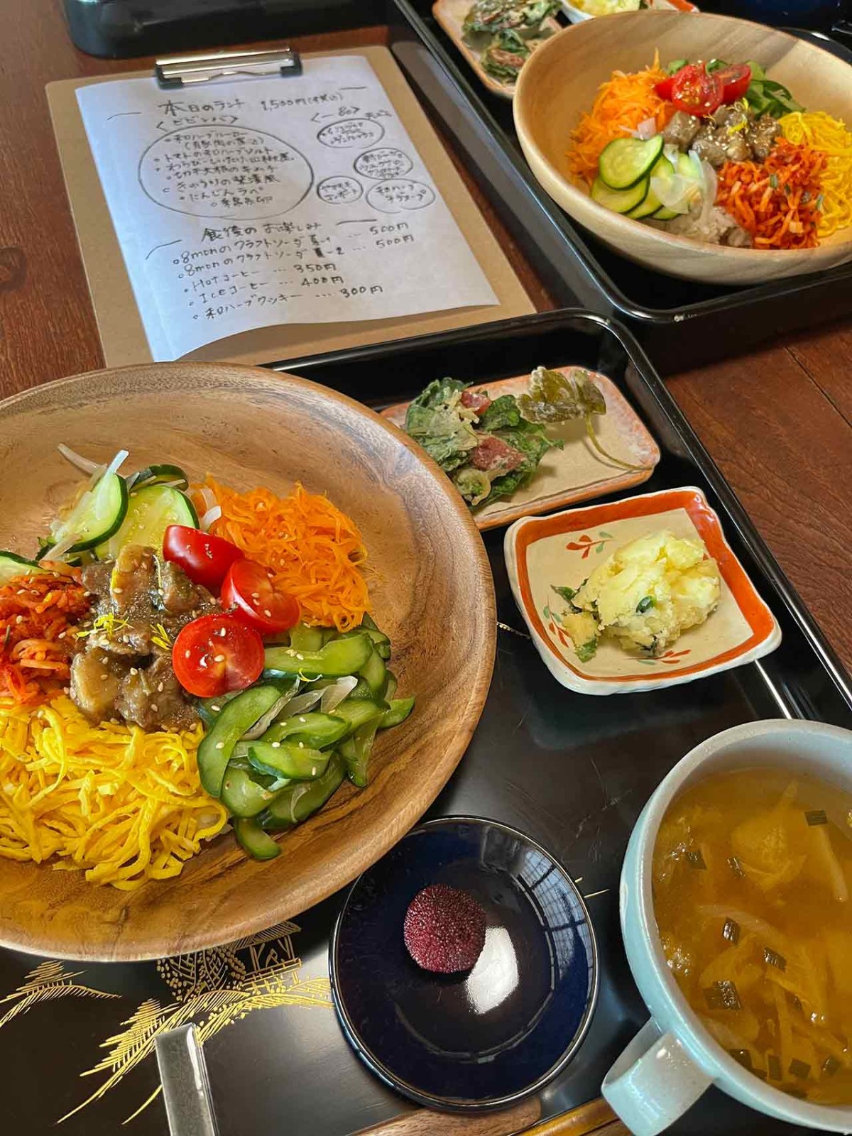 島根県出雲市にオープンしたカフェ『和herb cafe&lab 8mon』の料理