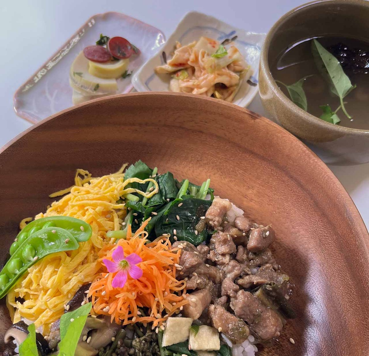 島根県出雲市にオープンしたカフェ『和herb cafe&lab 8mon』の料理