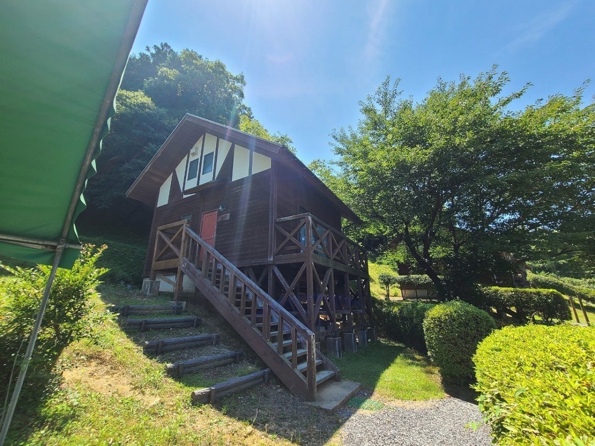 島根県出雲市にある『出雲市うさぎ森林公園　夢の森うさぎ キャンプ村』