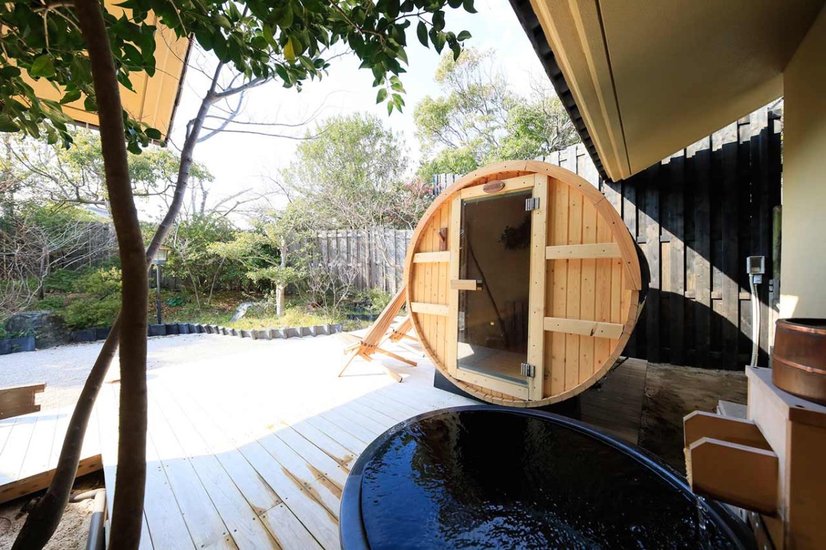 鳥取県米子市の温泉旅館『皆生風雅』のバレルサウナ