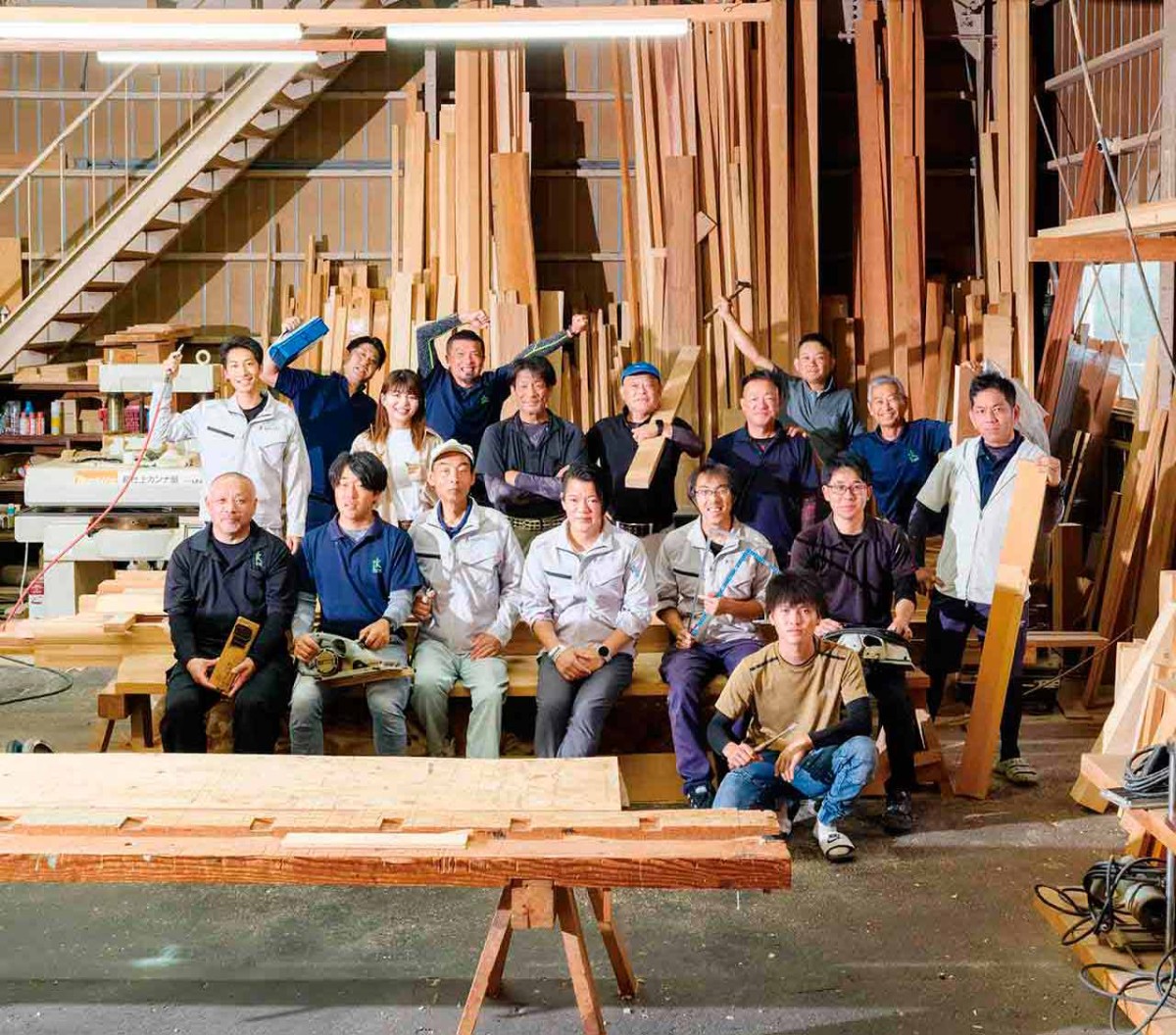 出雲市の工務店・石川工務店の社員集合写真