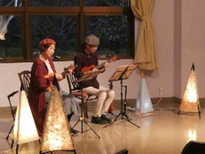 島根県浜田市のイベント「【いわみの冬至祭「光の回廊2025」関連イベント】 生演奏「光とウクレレ」」のイメージ