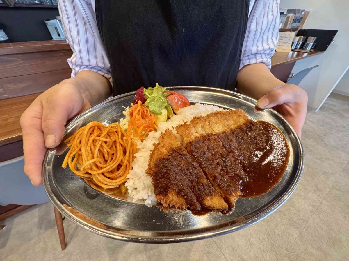 島根県松江市の『カメノ食堂』のカツライス