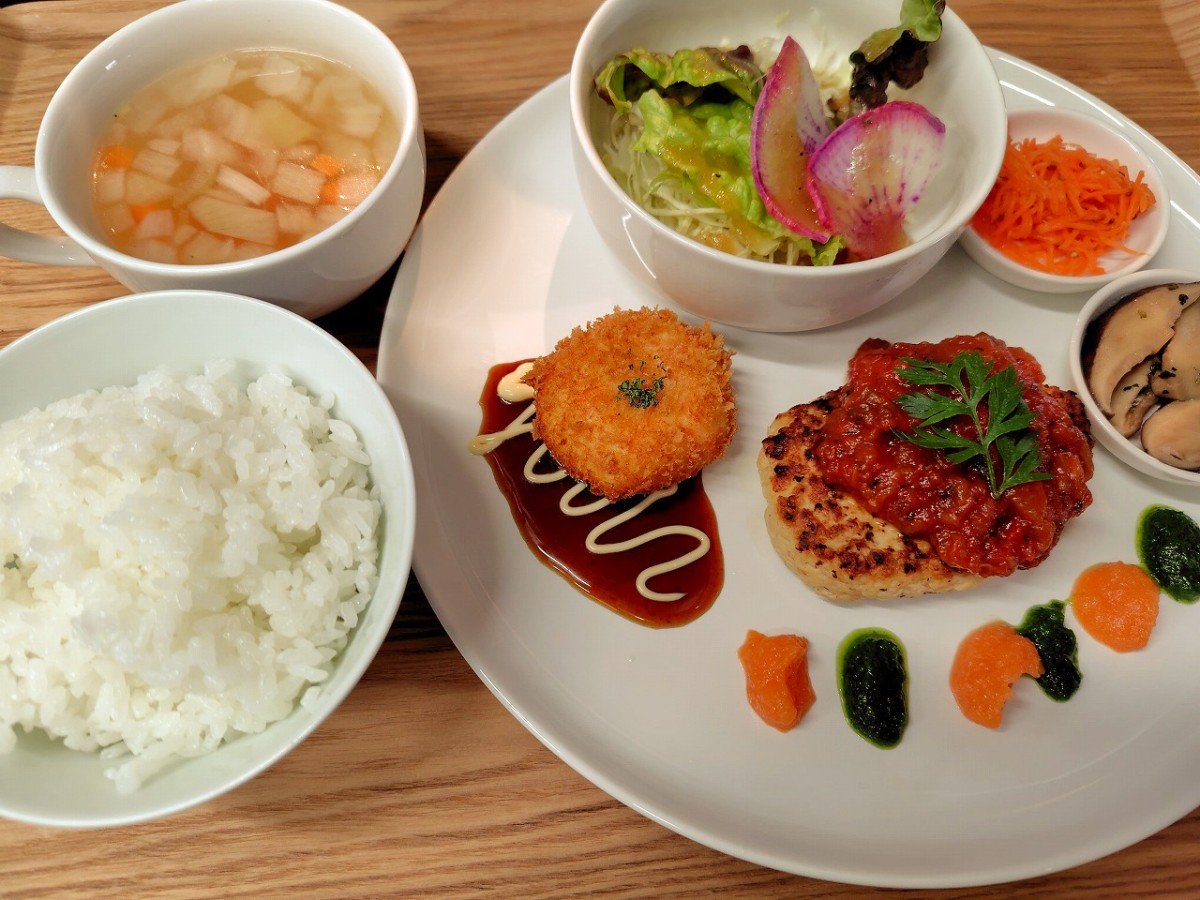 島根県松江市の『rooot』の「八百屋ランチ」