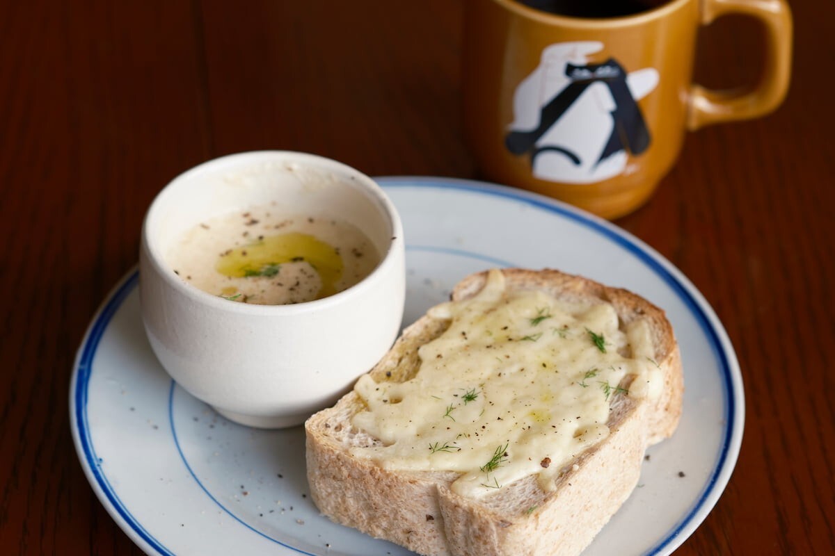 島根県松江市の『升尾珈琲』のコーヒーとチーズトースト、本日のスープ