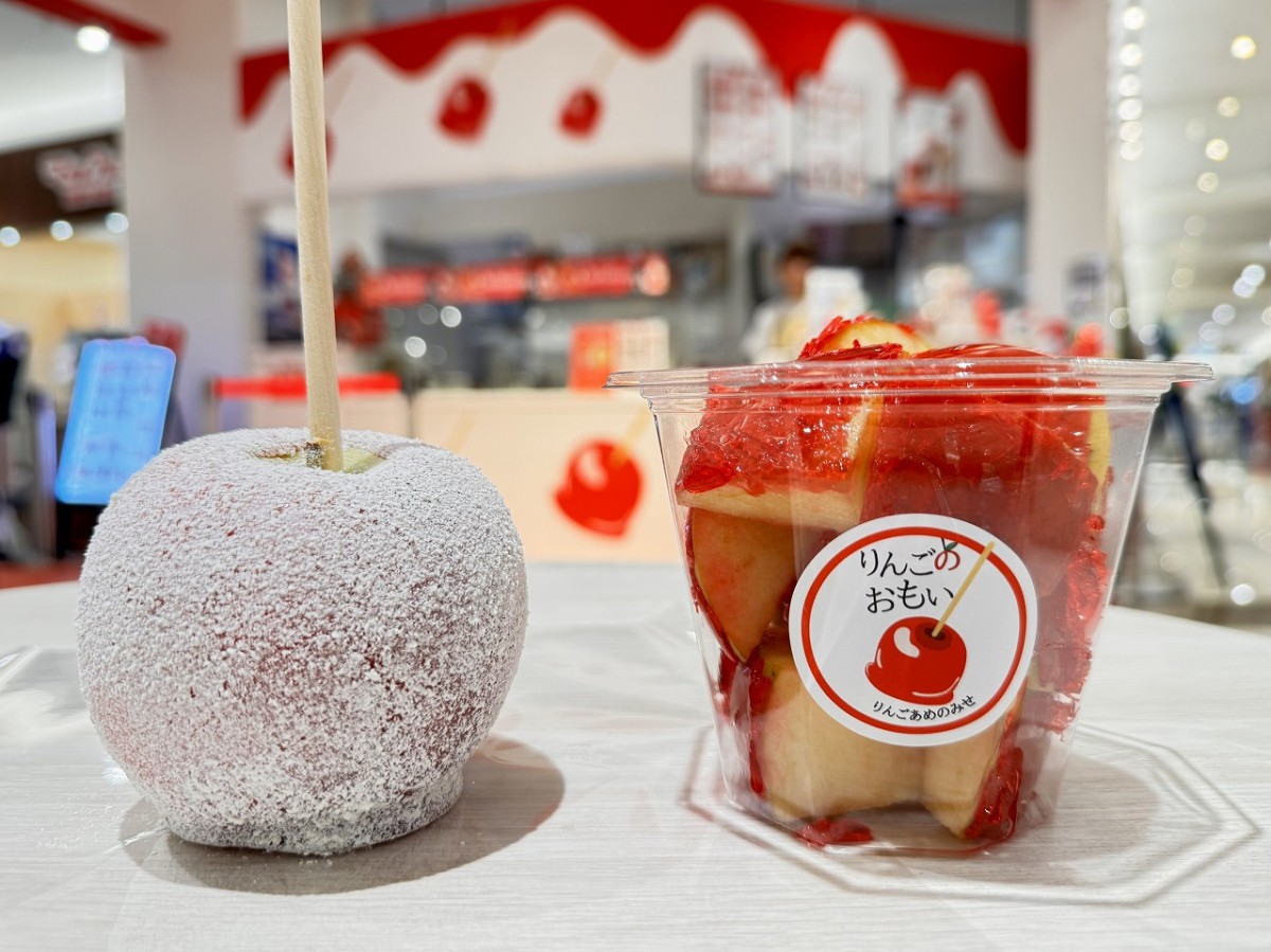 島根県出雲市にオープンした『りんごのおもい イオンモール出雲店』のりんごあめ