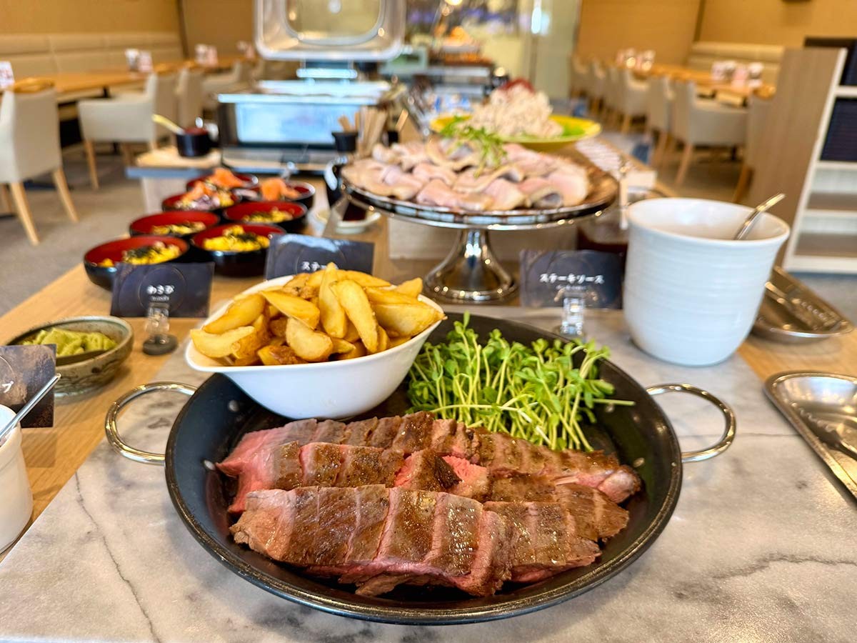 島根県出雲市にある『レストランくにびき』で楽しめるバイキングのイメージ
