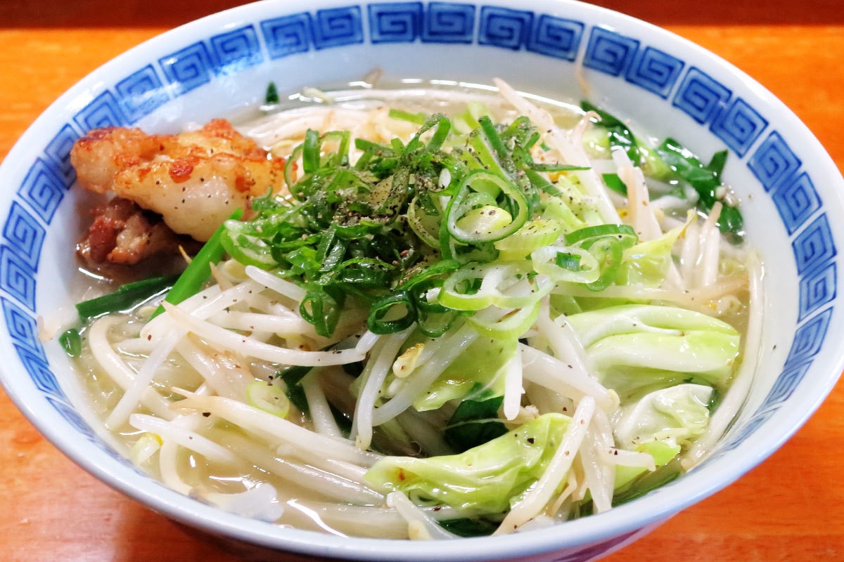 鳥取県米子市にある『もくちゃんホルモン店』のもくうラーメン