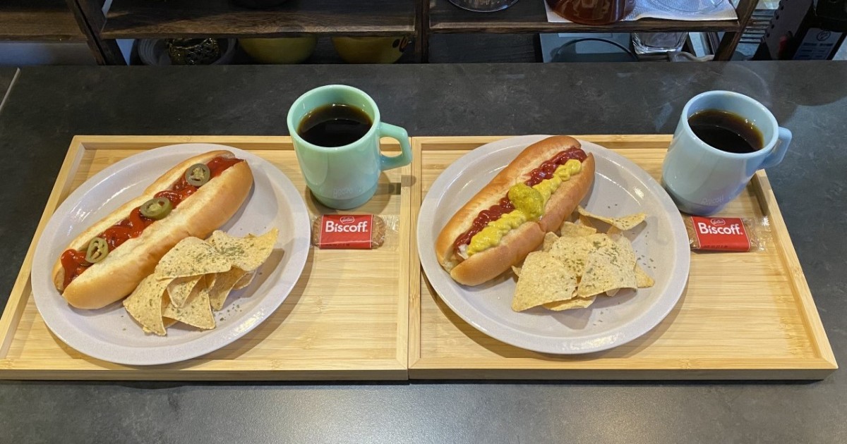 安来市『ザ・クロドリコーヒー』のホットドッグ