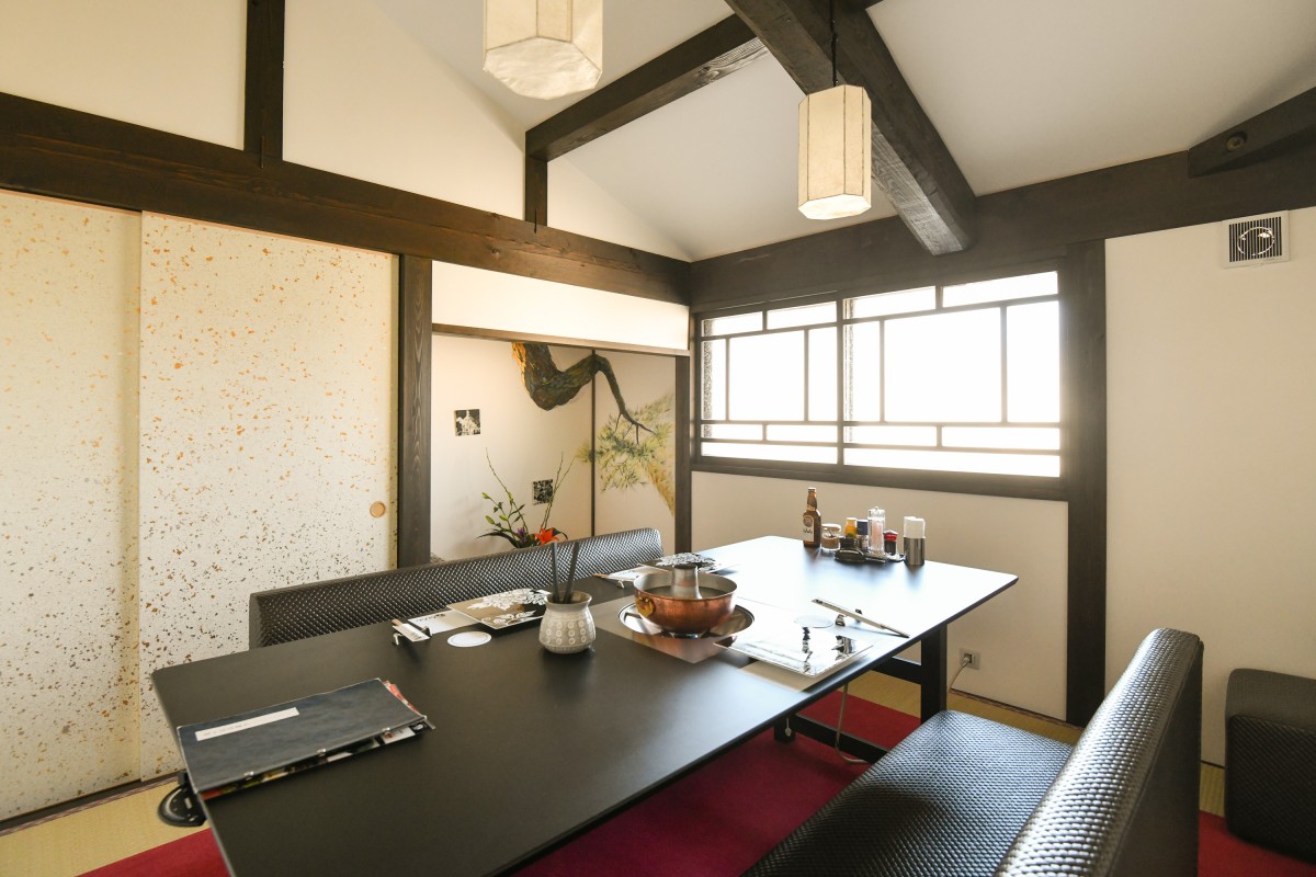 松江市の食事処「ろんぢん」の店内