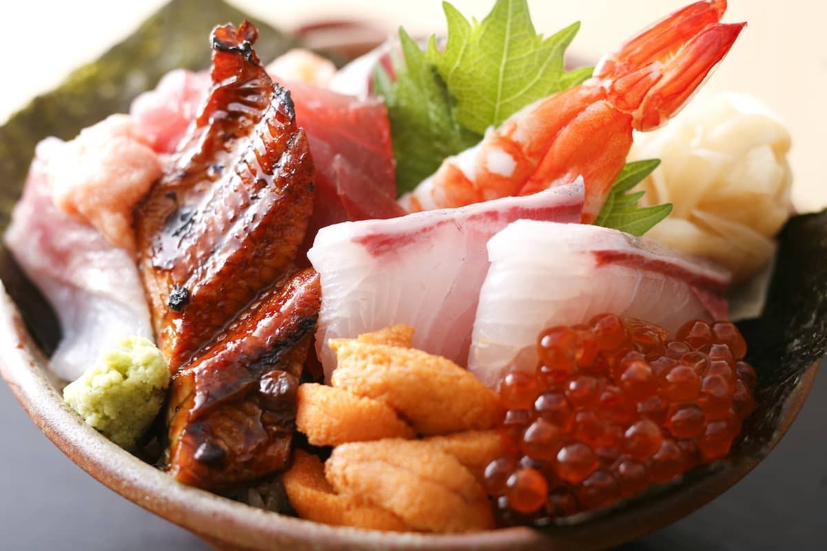 島根県松江市の『若竹寿し』の「プレミアム海鮮丼」