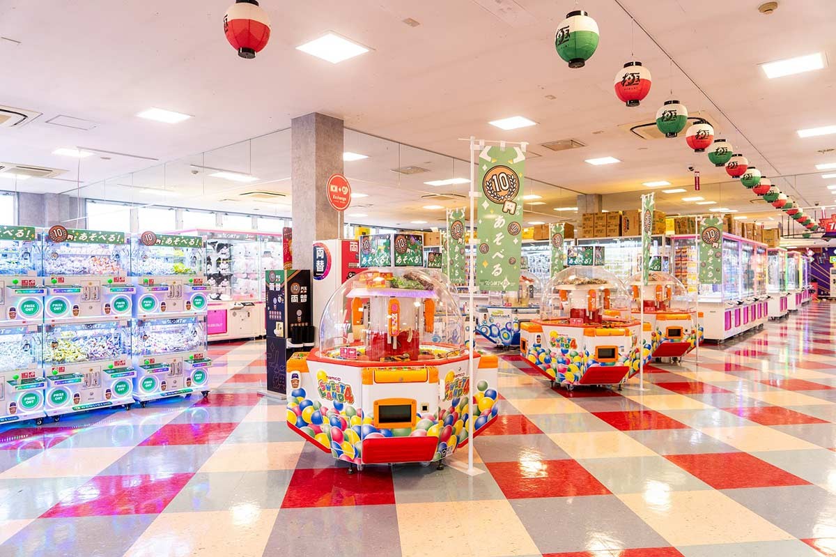 境港市の『クレーン横丁 極 境港店』の内観