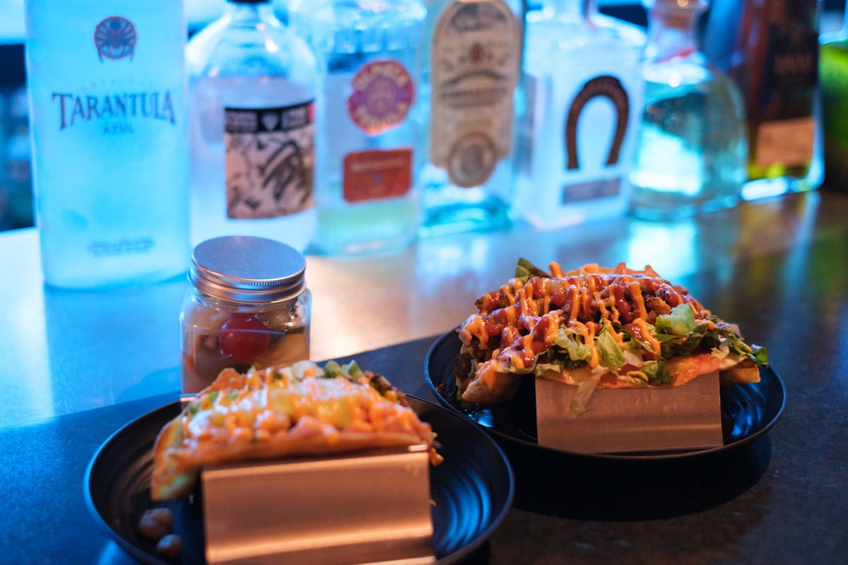 島根県松江市にオープンした『TACOS BAR RED WOLFZ』のタコス
