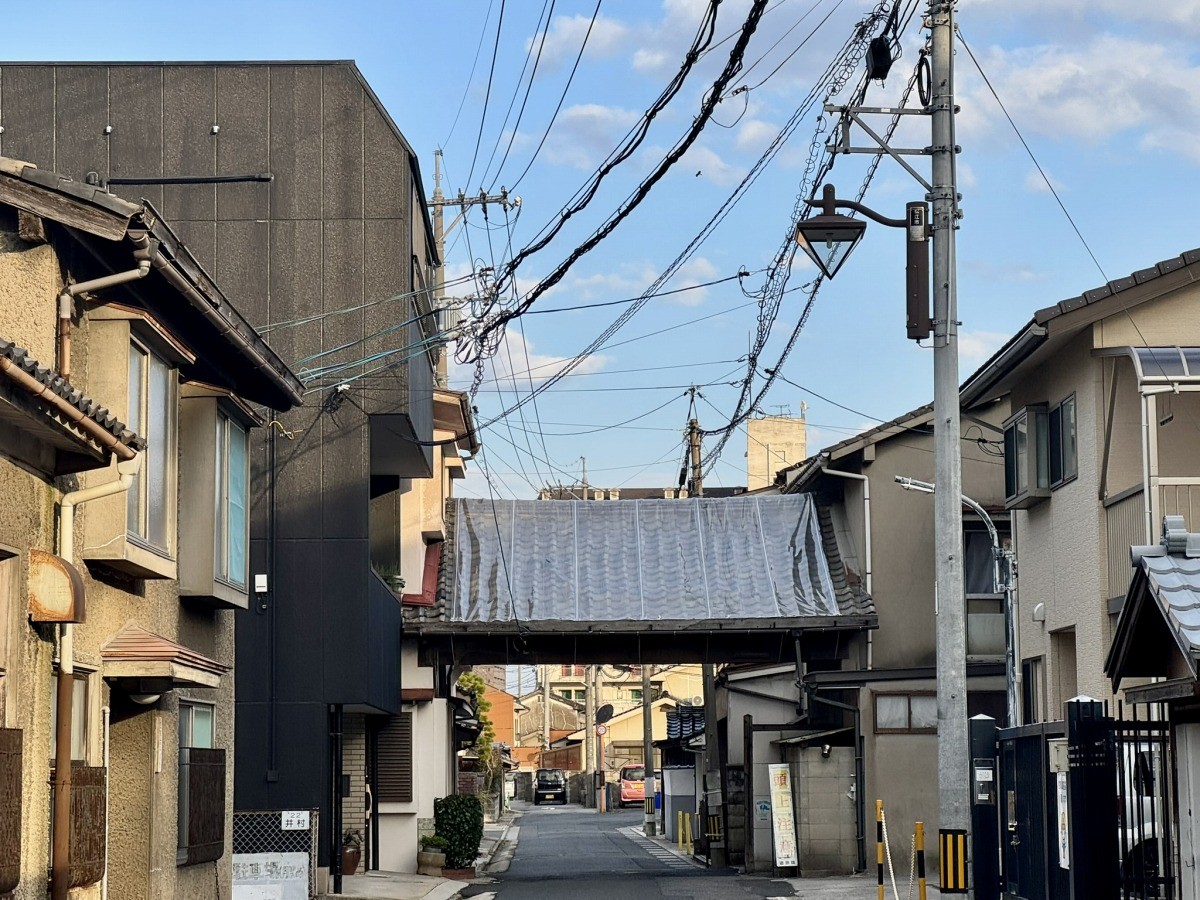 松江市寺町に残る「人参方」の門