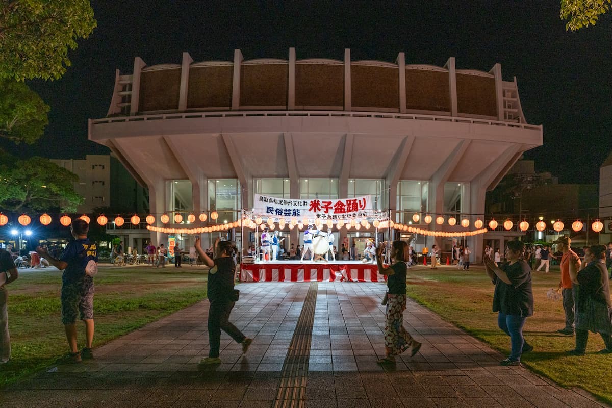 鳥取県米子市で開催される夏祭り「米子市公会堂夏まつり」の過去開催時の様子