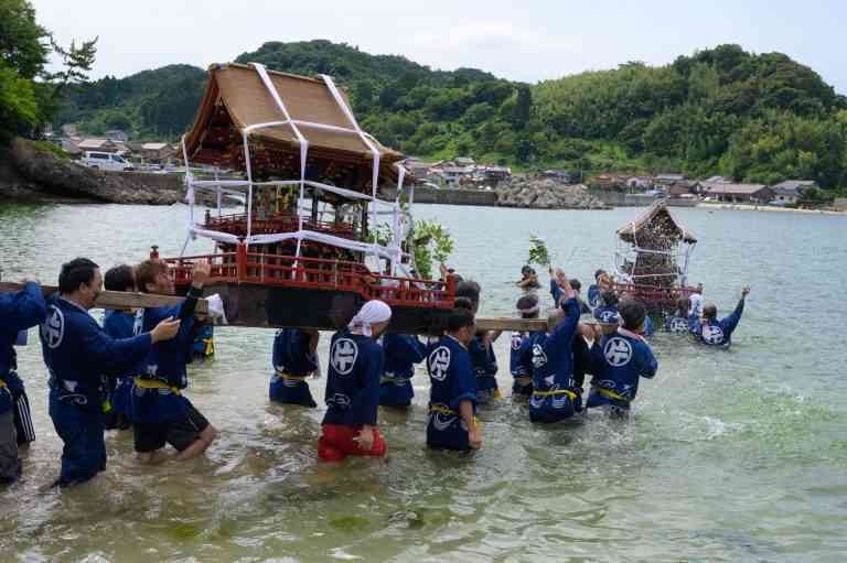 島根県松江市のイベント「虫干し神事・墨付け夏祭り」のイメージ