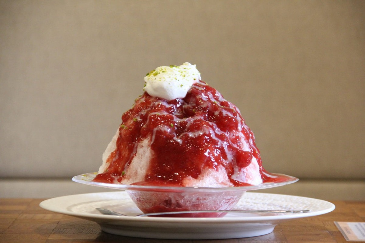 鳥取市『さんかく氷』の「いちご氷」