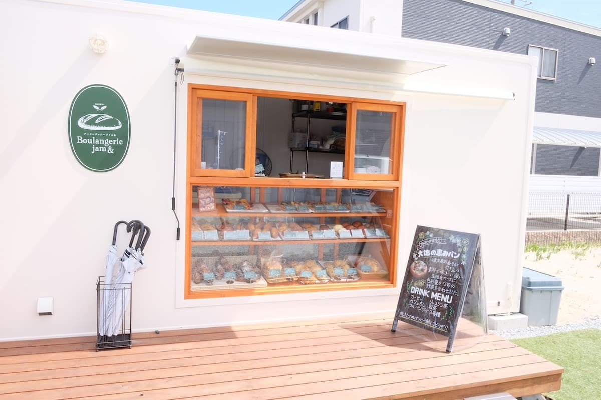 鳥取県米子市にオープンした『Boulangerie jam &』の外観