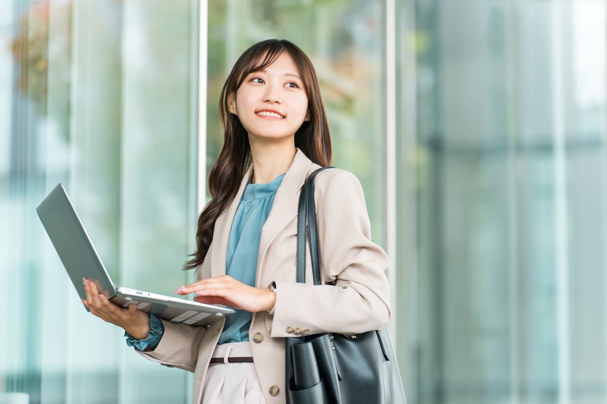 働く女性