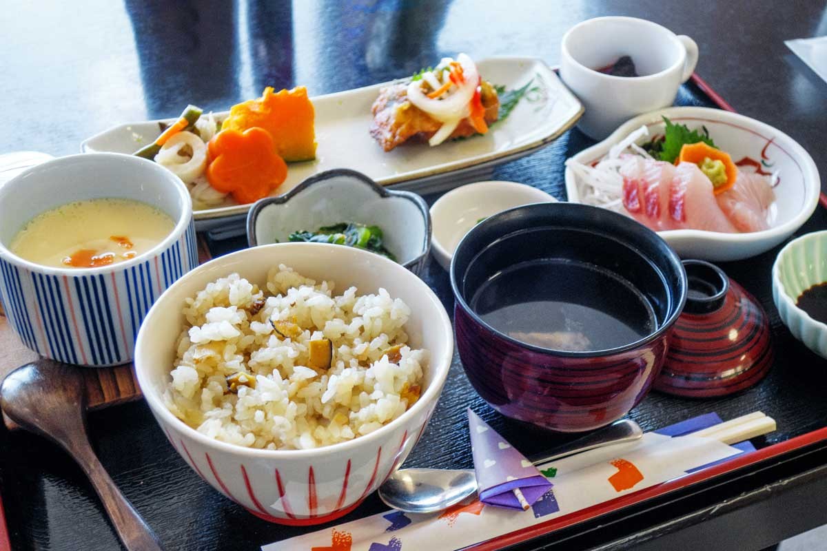松江市島根町『お食事処なぎさ』の料理