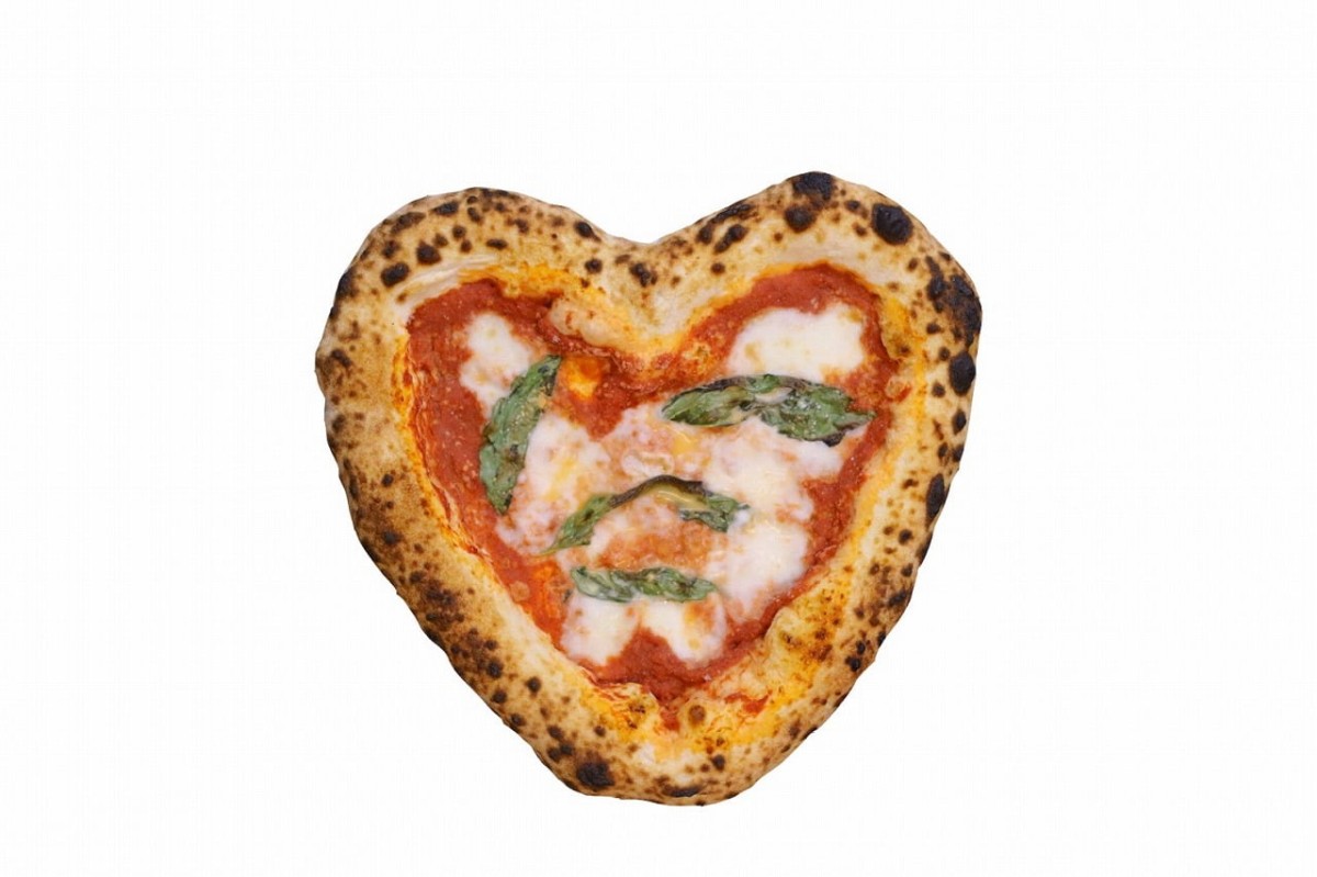 島根県松江市にある『カラコロフードホール』内の『PizzaFUMAI』で提供しているピザ