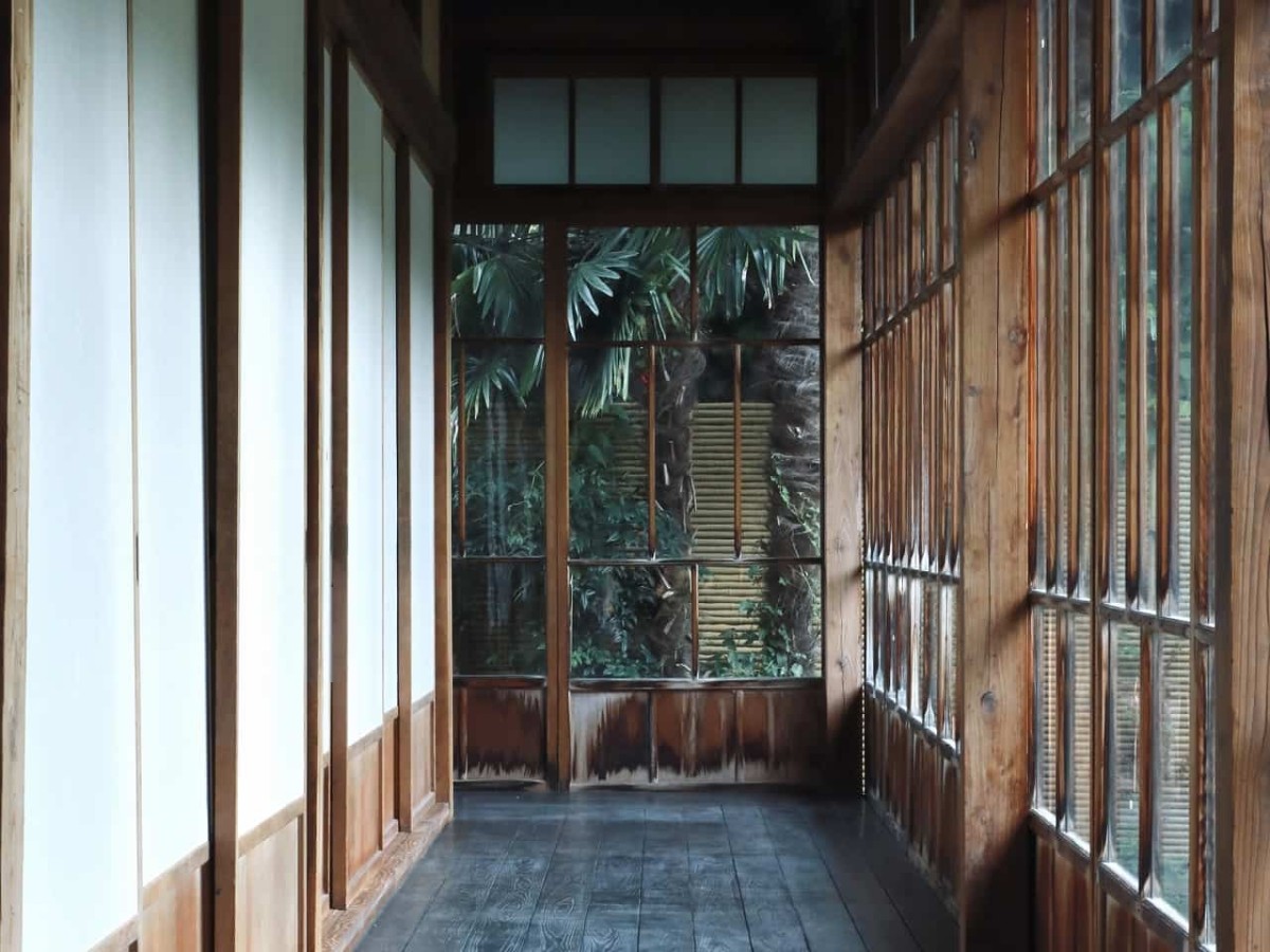 鳥取県八頭郡智頭町にオープンした『智頭宿 因』の内観