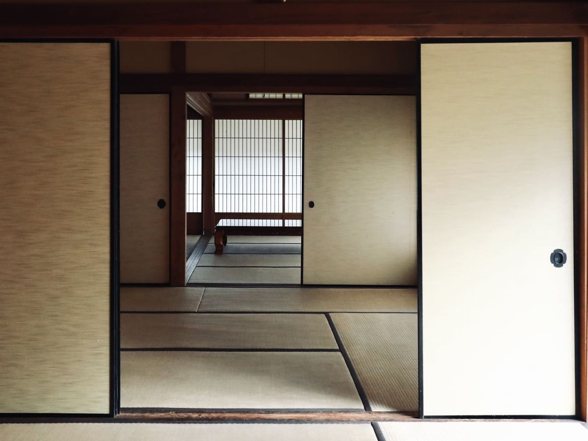 鳥取県八頭郡智頭町にオープンした『智頭宿 因』の内観