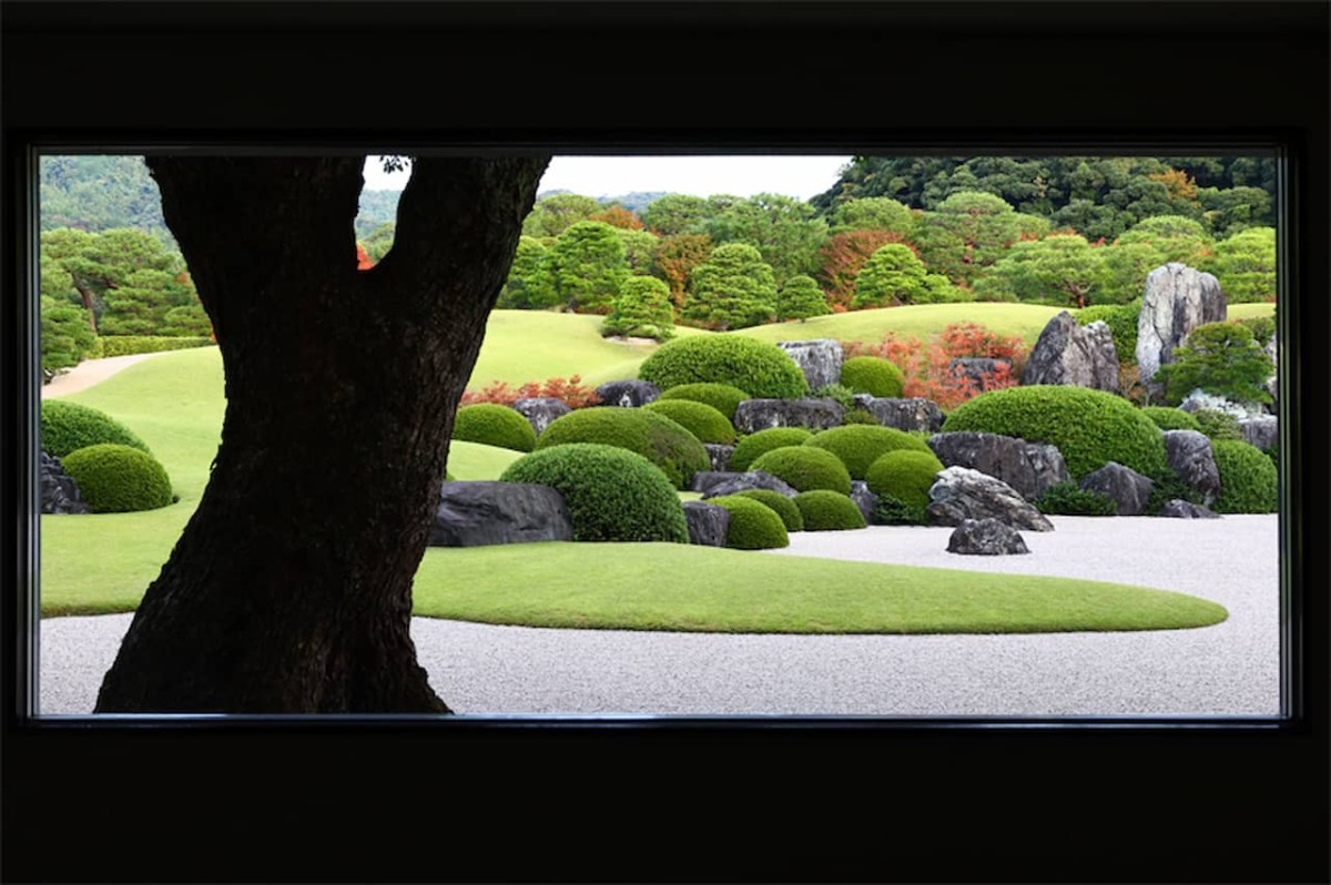 島根県安来市にある日本庭園『足立美術館』の庭園_生の額縁