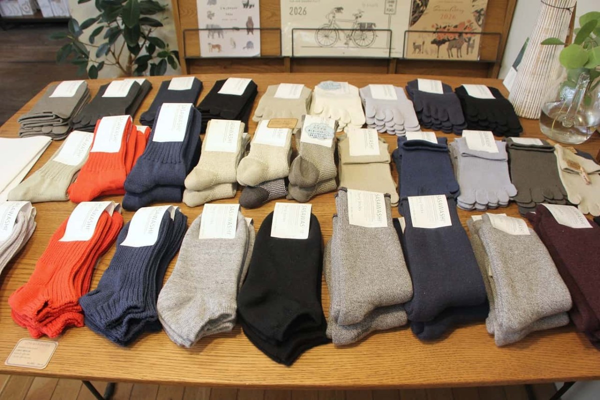 島根県松江市にある雑貨屋『デコレ』で販売している「SASAWASHI」の靴下