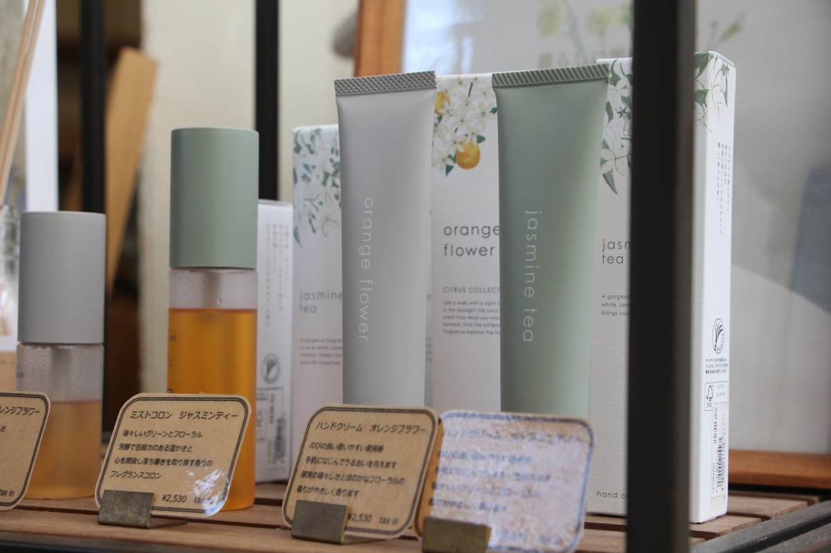 島根県松江市にある雑貨屋『デコレ』で販売している「生活の木」のハンドクリーム