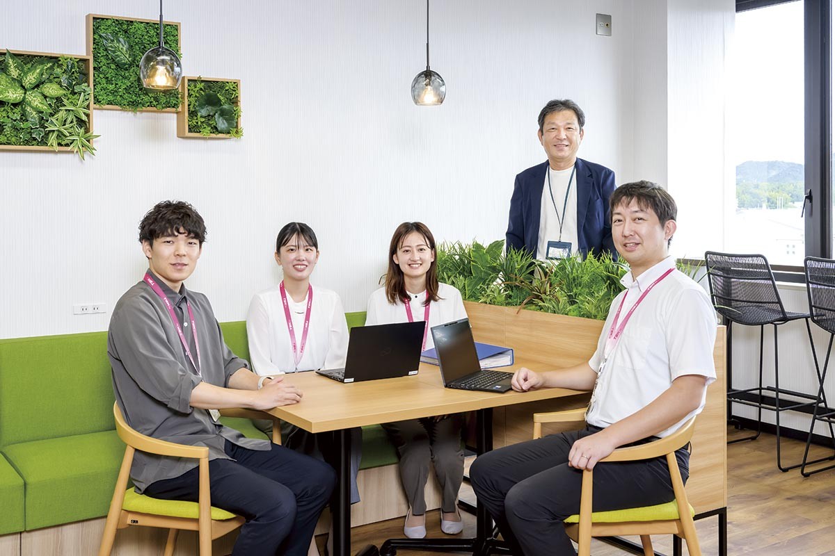 松江市「ティーエスケイ情報システム 株式会社」のスタッフたち