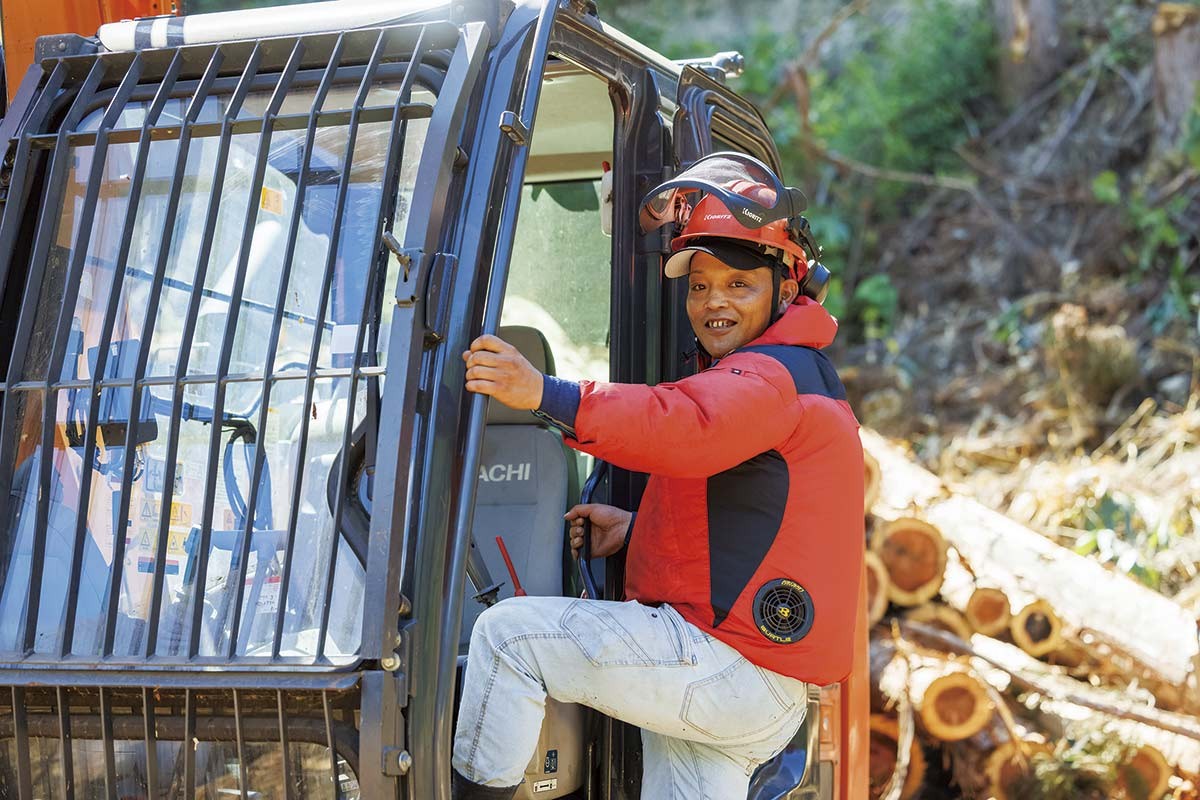 松江市「日新林業株式会社」のスタッフ
