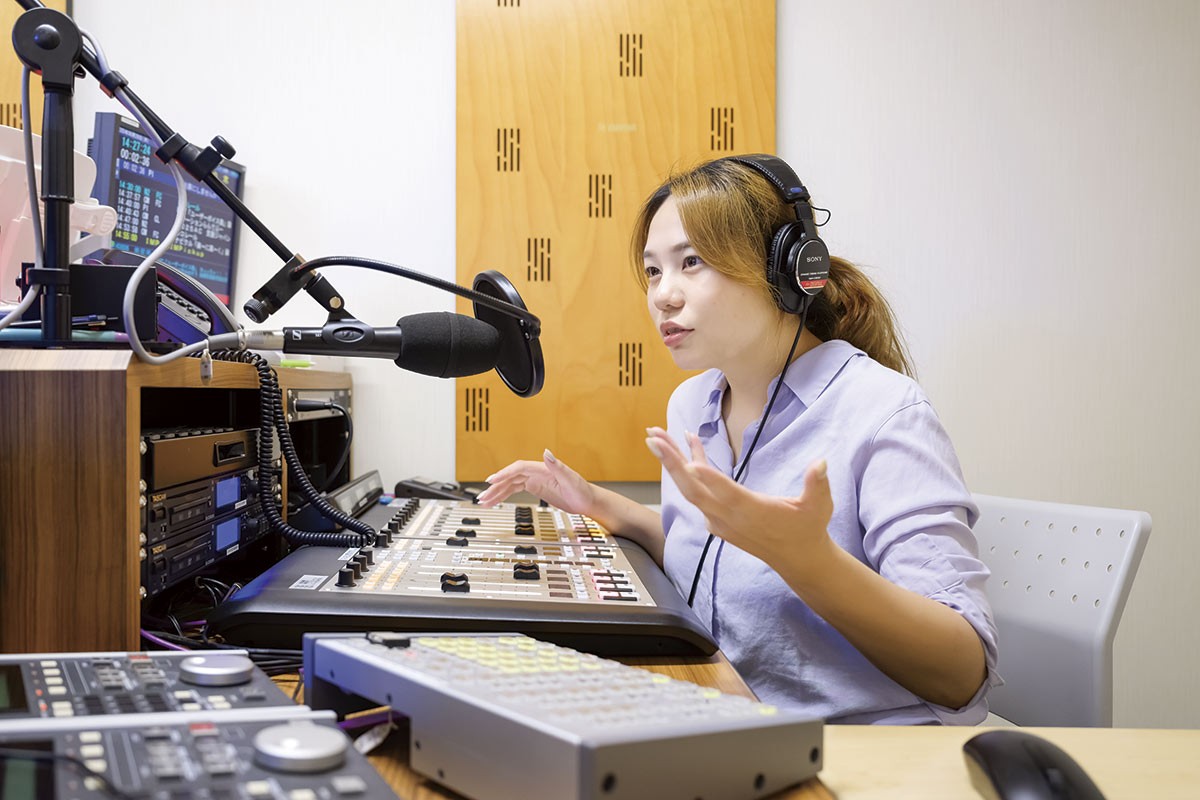 松江市「株式会社エフエム山陰」の収録風景