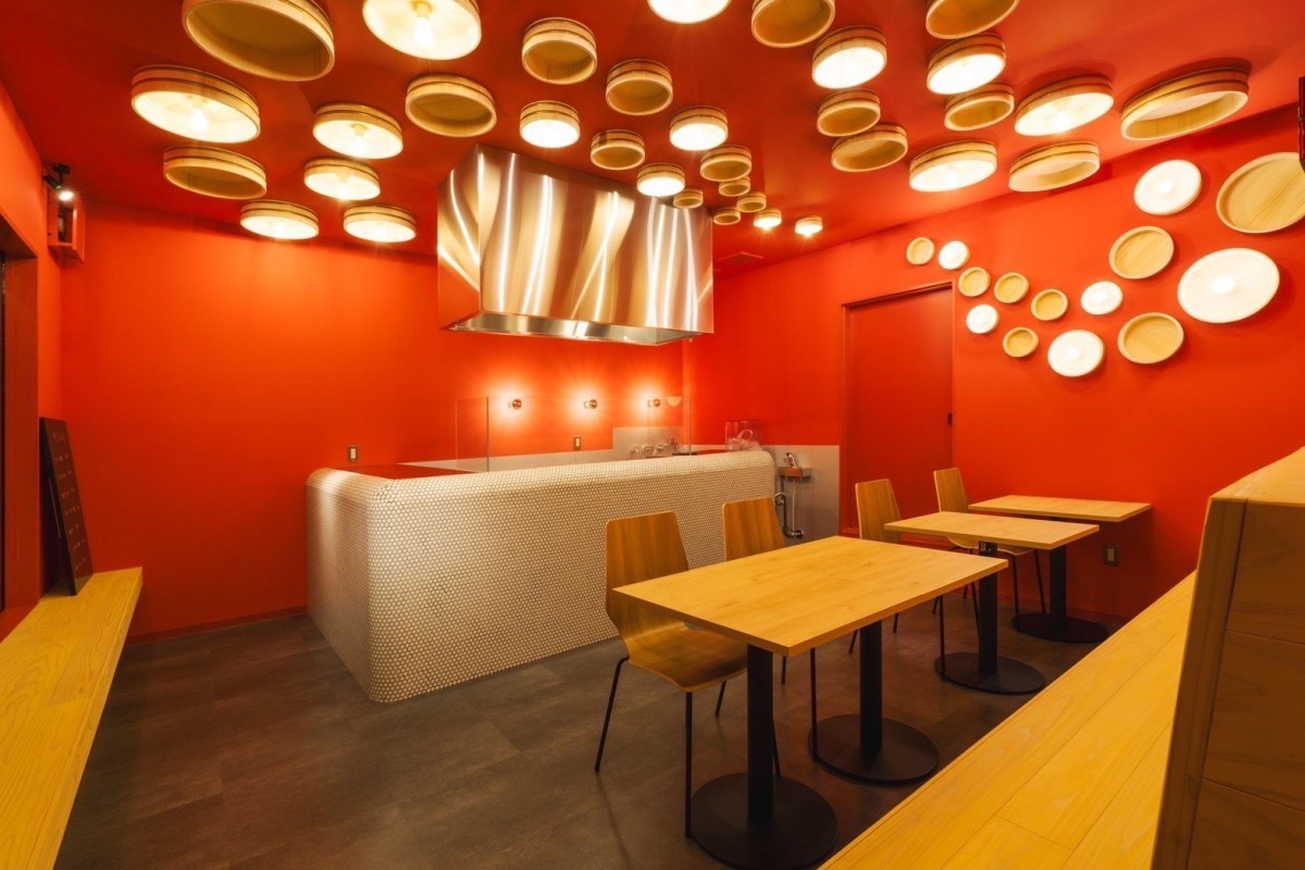 島根県出雲市にあるたこ焼き屋『サムライボール』の内観