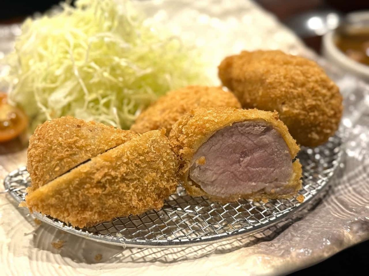 島根県松江市にあるとんかつ専門店『金の豚』で販売している「ヒレカツ定食」
