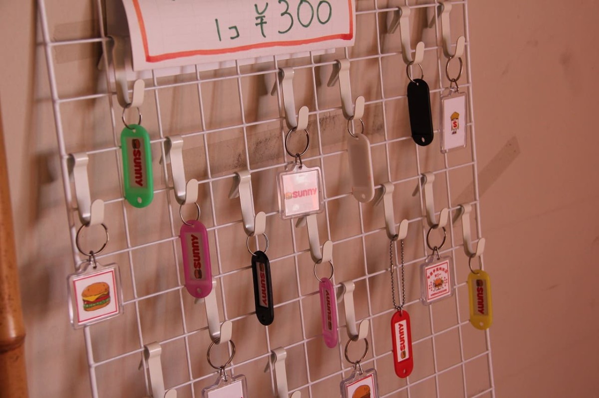 鳥取県境港市にあるハンバーガーショップ『sunny』の２階で販売しているオリジナルグッズ