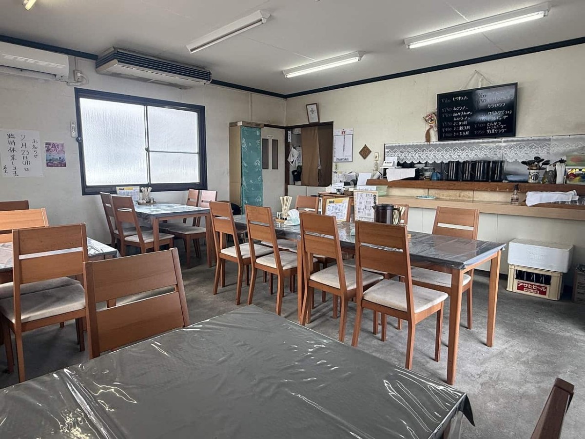 島根県隠岐郡隠岐の島町にある大衆食堂『こめこめまんま』の店内
