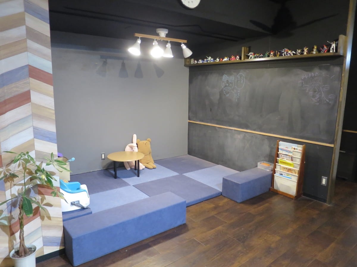 鳥取県米子市にある無人のパン屋『SMART BAKERY NONONA』のキッズスペース
