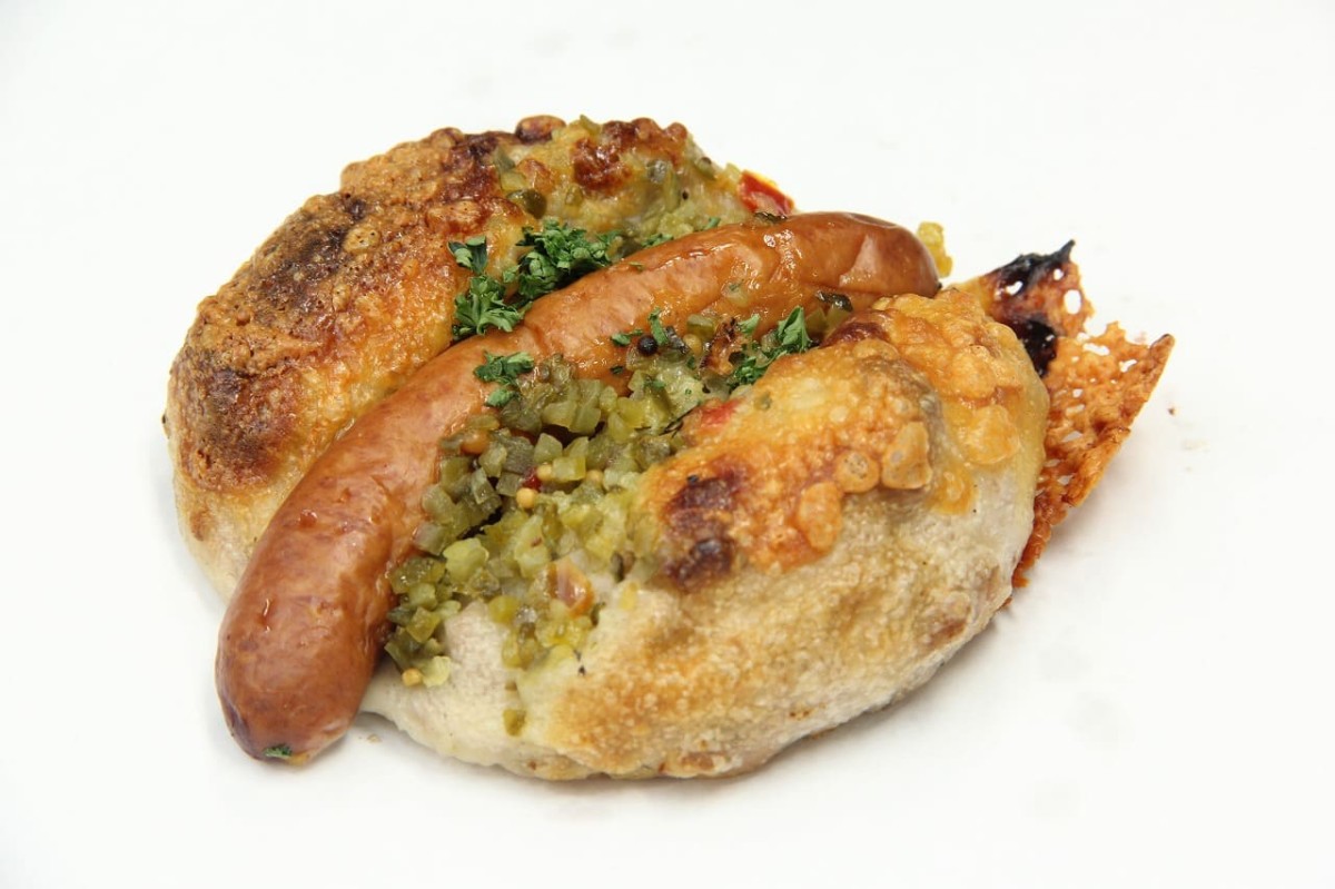 島根県出雲市にある人気ベーカリー『ルコションドール出西』で販売しているハードホットドッグ