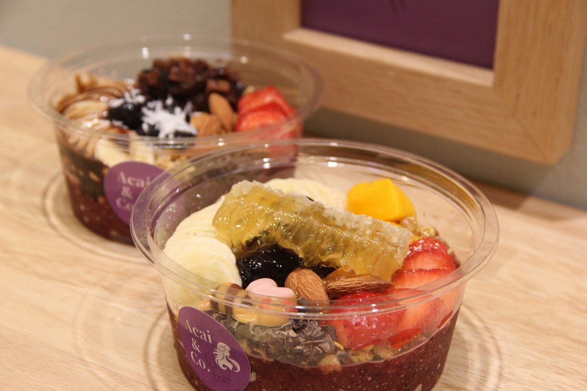 鳥取県米子市『イオン米子駅前店』の「77 Sweets shop」内のアサイーボウル専門店『Acai & Co.』が提供するアサイーボウル