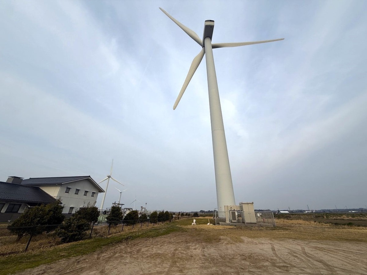 鳥取県西伯郡大山町にある『風車公園』の風車