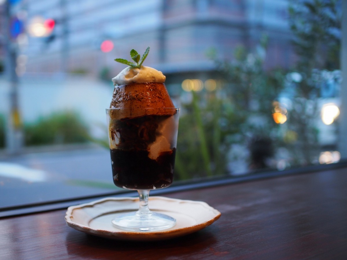 島根県松江市にある『MATAHARI COFFEE』で販売している「王様パフェ」