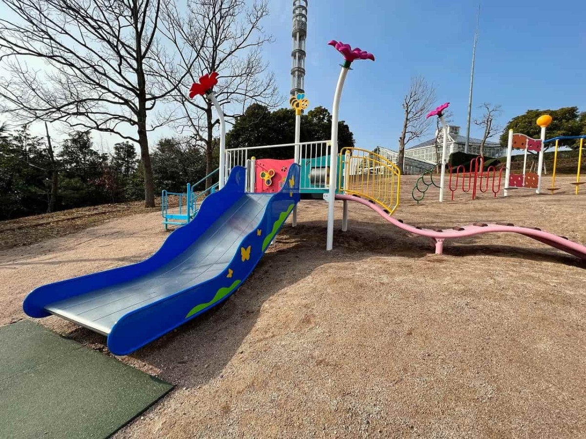 島根県松江市にある『大塚山公園』の遊具